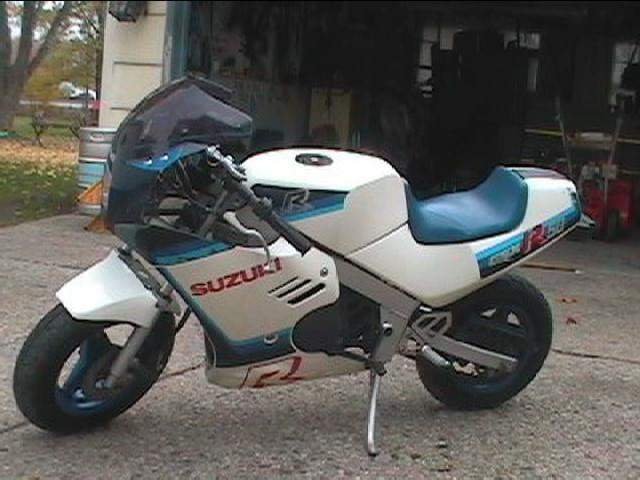 http://www.50cc-motorcycles.com/pictures/suzuki/gsxr50-06.jpg